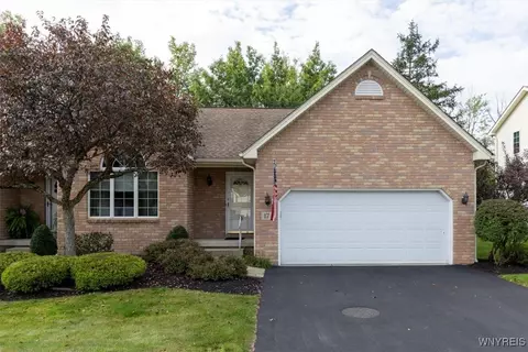 17 Westview Dr, West Seneca, NY 14224