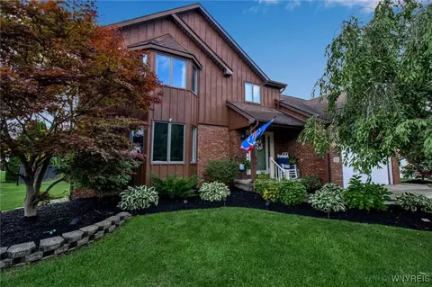 3669 Julie Ct, Wheatfield, NY 14120