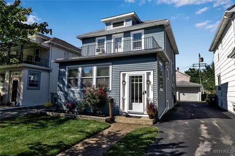 345 W Hazeltine Ave, Kenmore, NY 14217