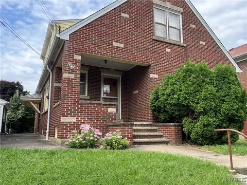 532 16th St, Niagara Falls, NY 14301