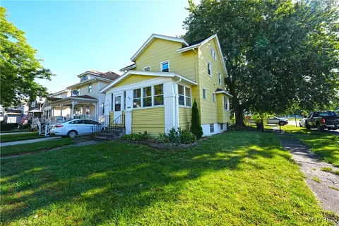 82 Walnut St, Lackawanna, NY 14218