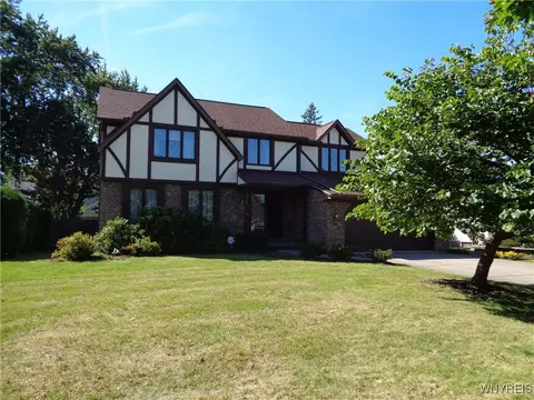 213 Presidio Pl, Amherst, NY 14221