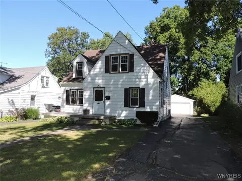 27 Dellwood Ave, Evans, NY 14006
