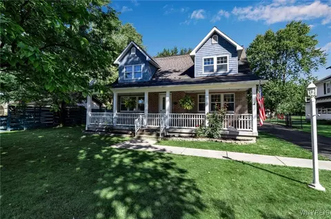 2413 Niagara Rd, Wheatfield, NY 14304