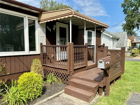 988 Nash Rd, North Tonawanda, NY 14120