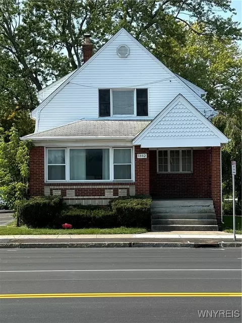 1882 Union Rd, West Seneca, NY 14224
