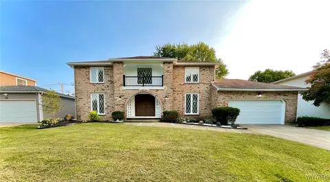 143 Chasewood Ln, East Amherst, NY 14051
