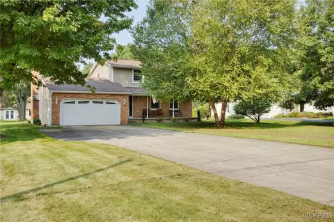 7116 Schultz Rd, Wheatfield, NY 14120