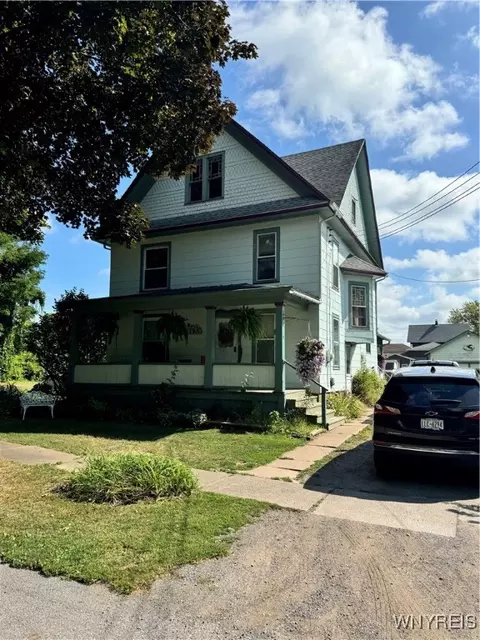 5 Robertson St, Royalton, NY 14105