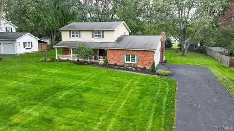 5114 Willowbrook Dr, Clarence, NY 14031