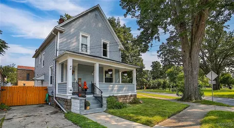 37 Clinton St, Tonawanda, NY 14150