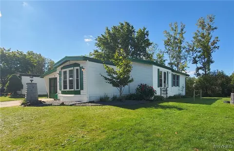 55 Waterview Pkwy, Hamburg, NY 14075
