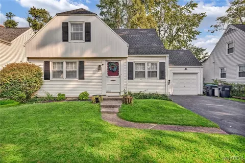 1595 Love Rd, Grand Island, NY 14072