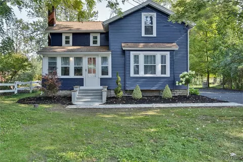 8020 Stahley Rd, East Amherst, NY 14051
