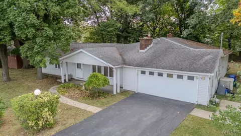 660 Upper Mountain Rd, Lewiston, NY 14092