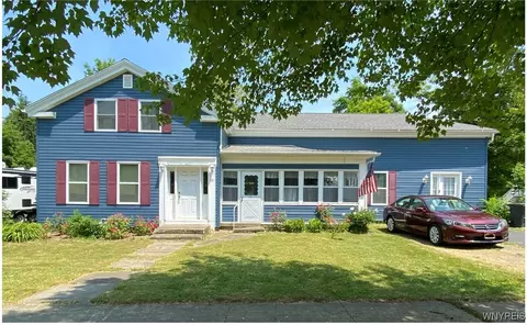 22 Lodi St, Hanover, NY 14062