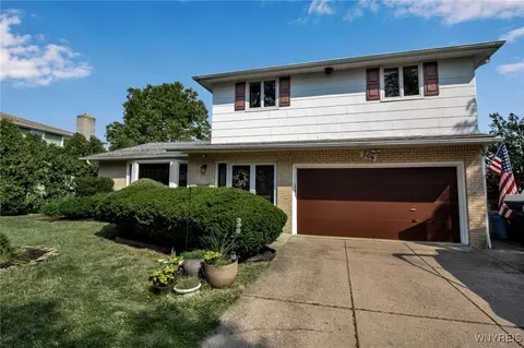 206 Macarthur Dr, Amherst, NY 14221