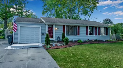 903 Sun Valley Dr, North Tonawanda, NY 14120
