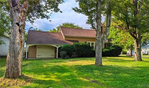 2617 Hemlock Rd, Eden, NY 14057