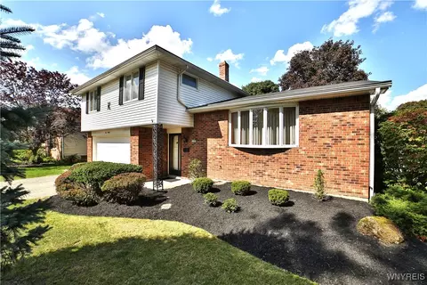 130 Jeffrey Dr, Amherst, NY 14228