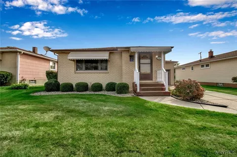 49 Jane Ln, Depew, NY 14043