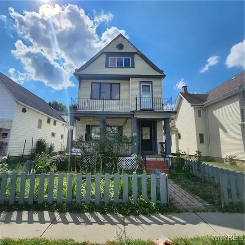 448 14th St, Buffalo, NY 14213
