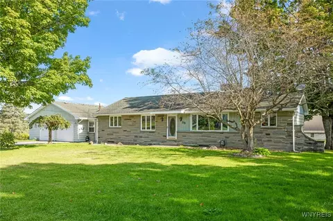 25 Glenwood Dr, Attica, NY 14011