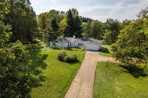 493 Davis Rd, Aurora, NY 14052