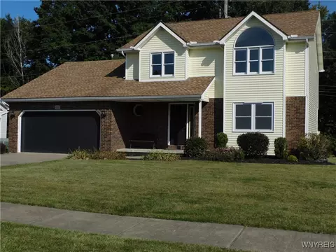 4442 Rushford Dr, Hamburg, NY 14075