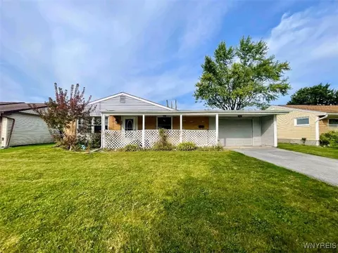 48 Burnside Dr, Tonawanda, NY 14150