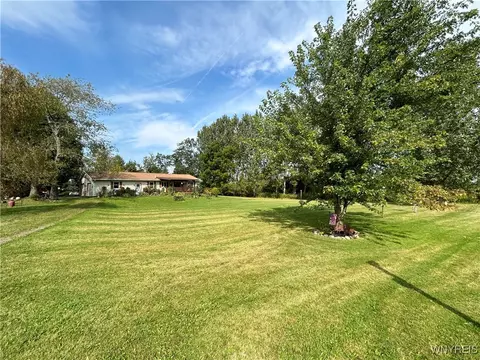 1996 French Rd, Bennington, NY 14167