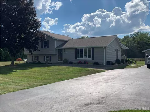 4630 Budd Rd, Cambria, NY 14094