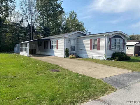 24 Parkside Cir, Cheektowaga, NY 14227