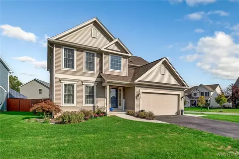 48 Tupelo Ln, Amherst, NY 14228