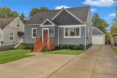 103 N Forest Rd, Amherst, NY 14221
