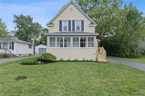 4033 Park Ave, Hamburg, NY 14075