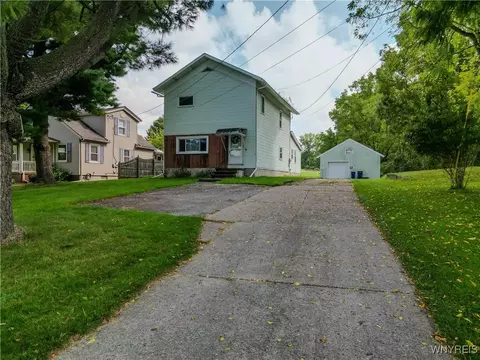 589 Market St, Lockport, NY 14094