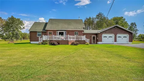 7 Dorita Dr, Delevan, NY 14042