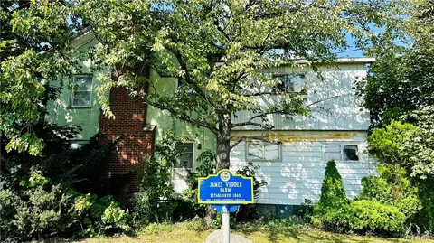 8900 Lockport Rd, Niagara, NY 14304