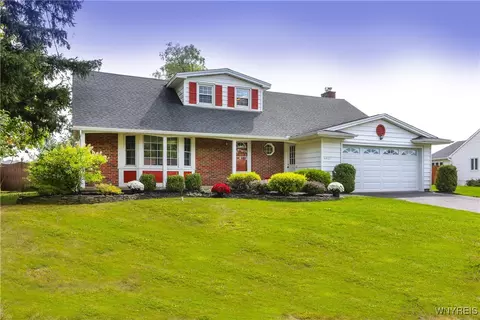 4865 Meadow Ln, Hamburg, NY 14075