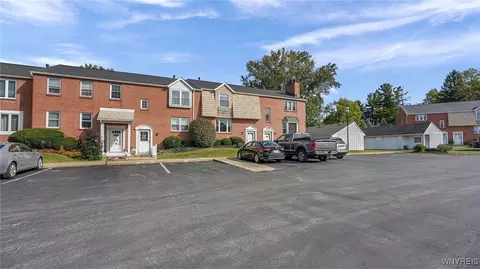 3911 Bowen Rd, Lancaster, NY 14086
