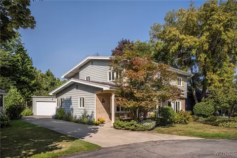 26 Lincoln Woods Ln, Buffalo, NY 14222