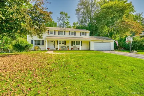 24 Smallwood Dr, Perinton, NY 14534