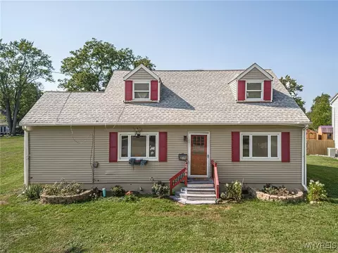 2786 Maple Ave, Newfane, NY 14108