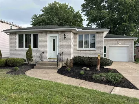 63 Cromwell Dr, Depew, NY 14043
