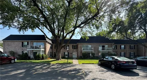 4547 Chestnut Ridge Rd #220B, Amherst, NY 14228