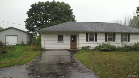 3280 Ewings Rd, Newfane, NY 14108