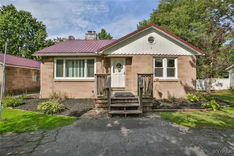 2767 Homeyer Rd, Wheatfield, NY 14120