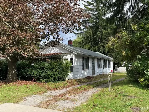 6707 Gowanda State Rd, Hamburg, NY 14075