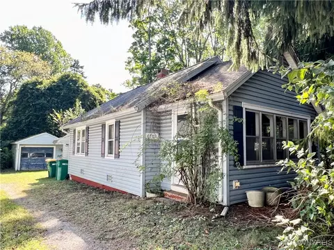 6709 Gowanda State Rd, Hamburg, NY 14075